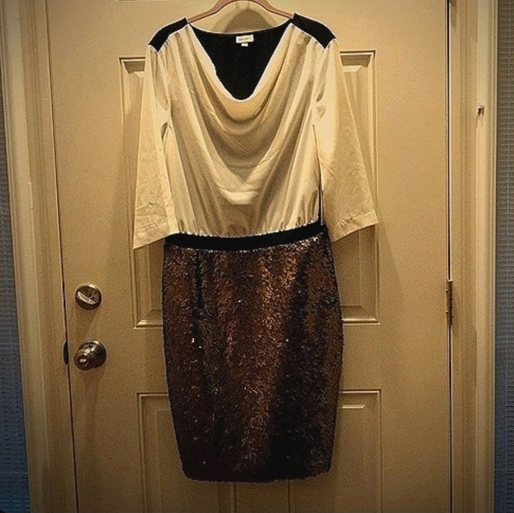 NWT DKNYC dress size 12 white gold black